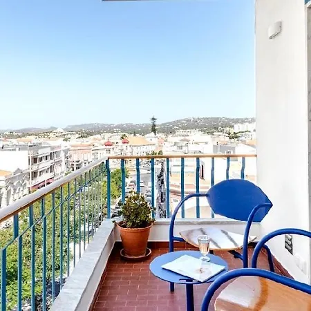 Elegant Overlooking Historic Lejlighed