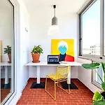 Apartmán Elegant Overlooking Historic