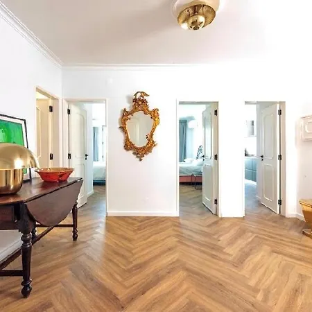 Elegant Overlooking Historic *